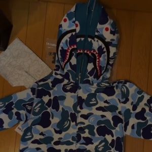 Bape double hoodie for sale too big couldn’t fit.